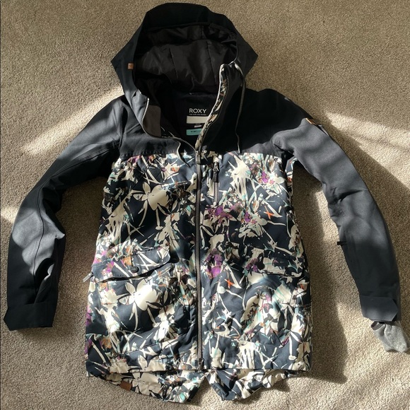Roxy women’s Ski/Snowboard jacket size small, never worn, like new condition - Picture 3 of 11